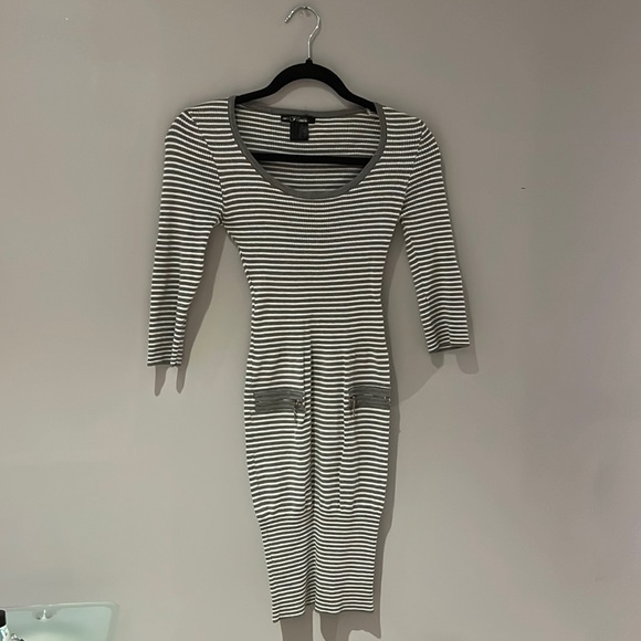 Dress - Picture 1 of 6